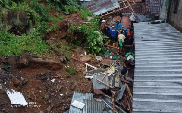 Banjir Dan Longsor Rendam Ratusan Rumah Hingga Renggut Korban Jiwa